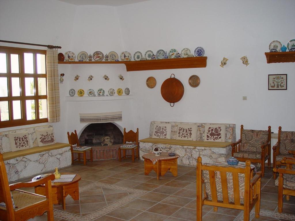 Hotel Angela Skyros Bagian luar foto