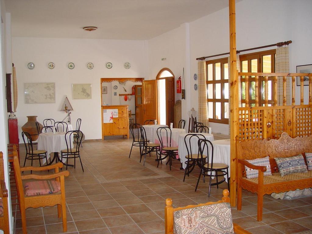 Hotel Angela Skyros Bagian luar foto