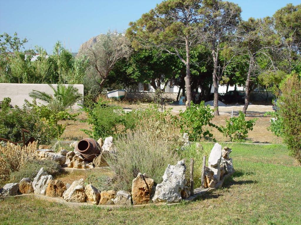 Hotel Angela Skyros Bagian luar foto